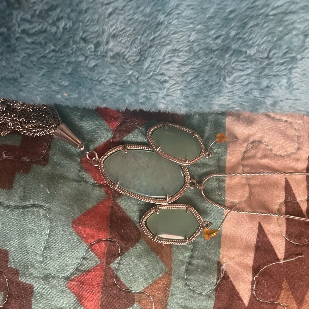 Silver and Green Pendant Necklace Set